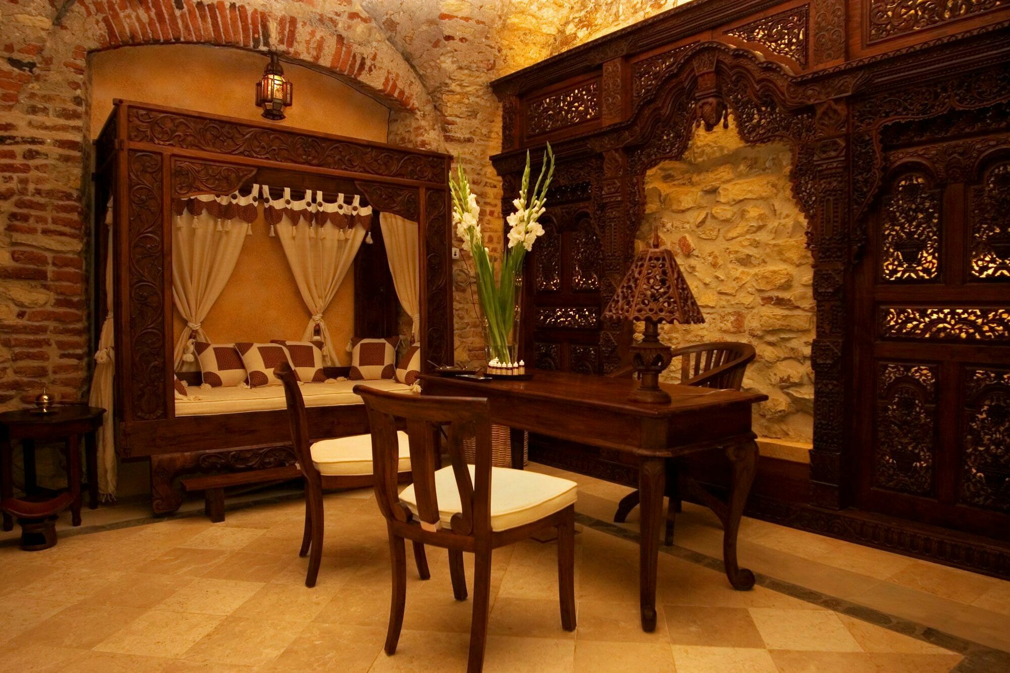 Lindner Castle Hotel 4*